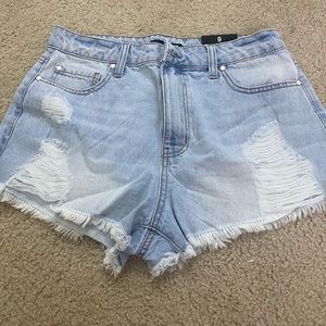 Brand new. Size 9. Fashion nova jean shorts